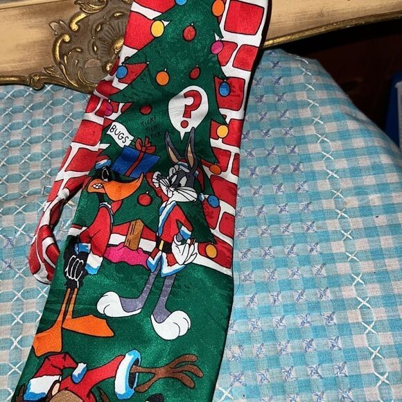 Looney Tunes 100% Silk Tweety Bird Tie Green Blue & Yellow Tweety Bugs - Picture 3 of 5